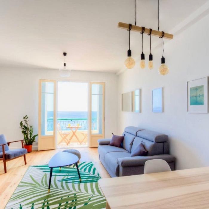 Rénovation d'un deux pièces de 70m2 situé à Nice en bord de mer Rénovation d'un deux pièces de 70m2 situé à Nice en bord de mer