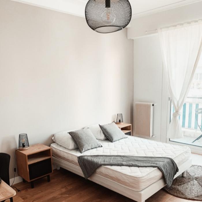 RAYNAUD- Ameublement d'un appartement de 70m2 dédié à la location étudiante RAYNAUD- Ameublement d'un appartement de 70m2 dédié à la location étudiante